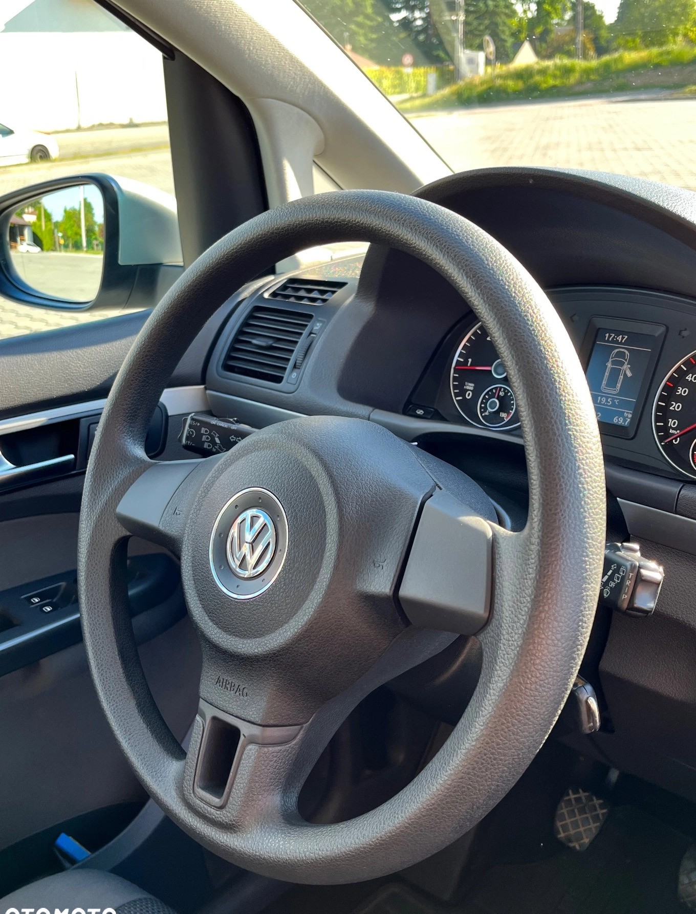 Volkswagen Touran cena 32000 przebieg: 176500, rok produkcji 2011 z Łańcut małe 191